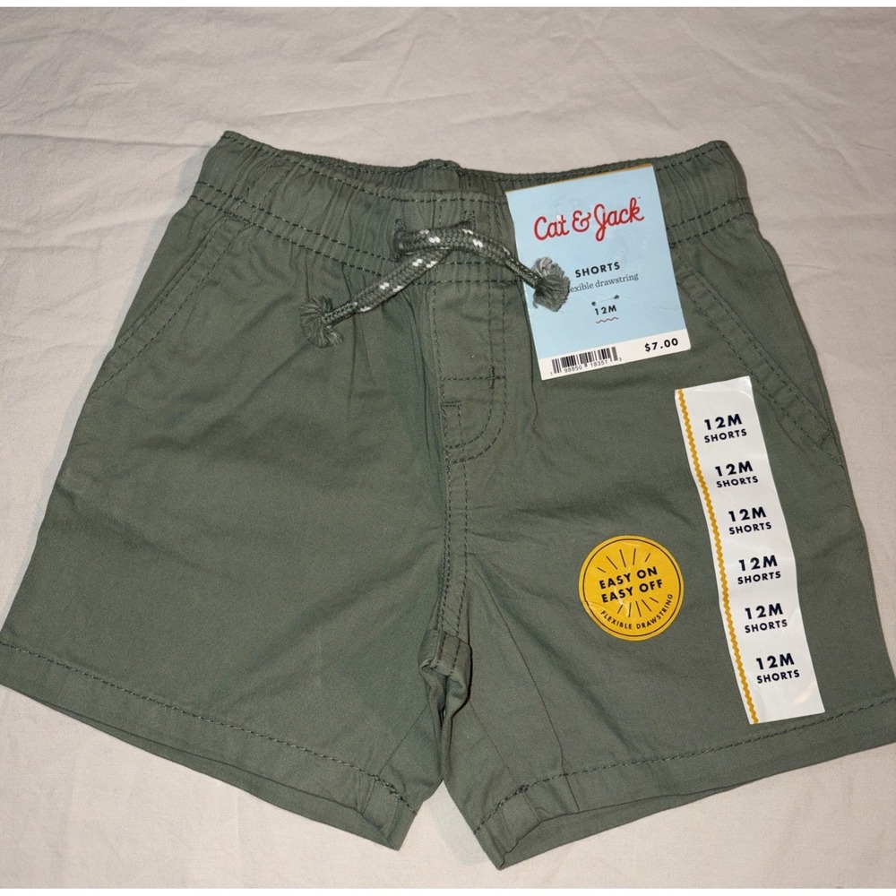 Cat & Jack Unisex Shorts in Green - 12M